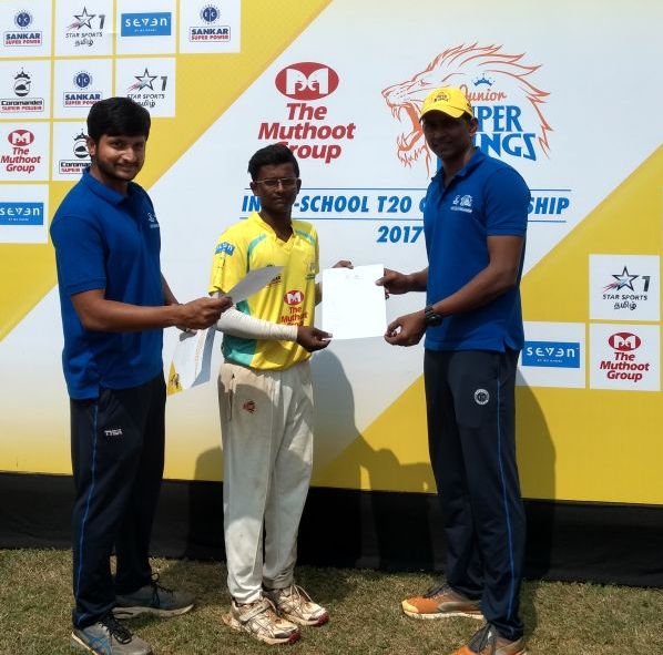 P. Jobin Jerald of Sri Jayendra Saraswathi MHSS, Coimbatore - Award presented by Mr. P. Amarnath, Former CSK Player